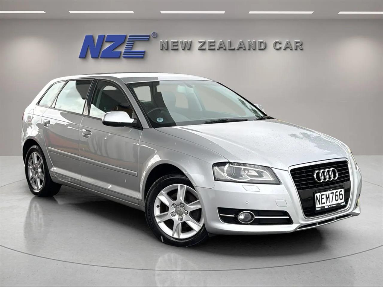 2010 Audi A3 C\/CONTROL + FWD + REVERSE CAMERA