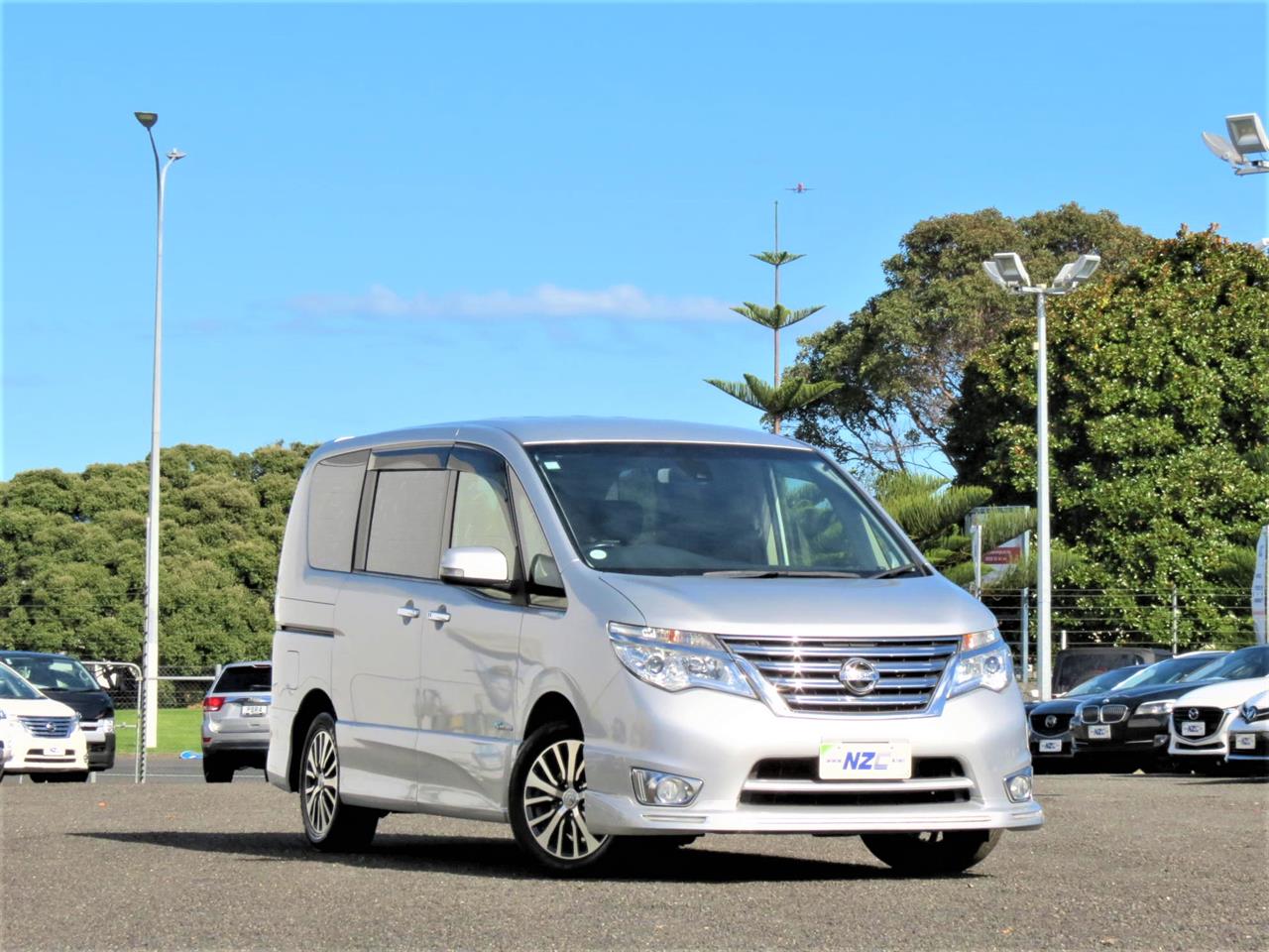 NZC 2014 Nissan Serena just arrived to Auckland