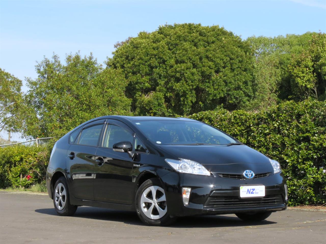 NZC 2014 Toyota Prius just arrived to Auckland