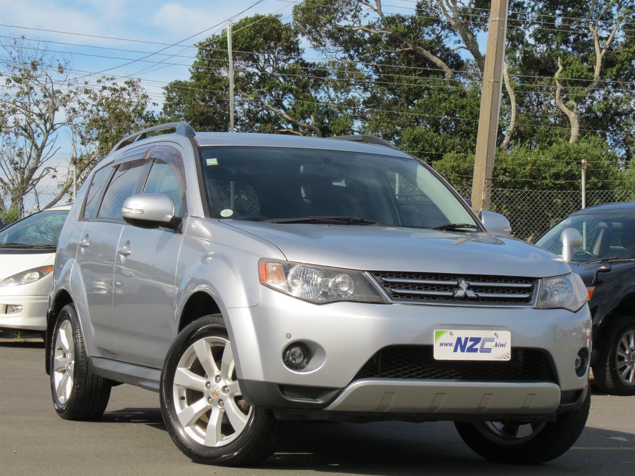 NZC 2009 Mitsubishi Outlander just arrived to Auckland