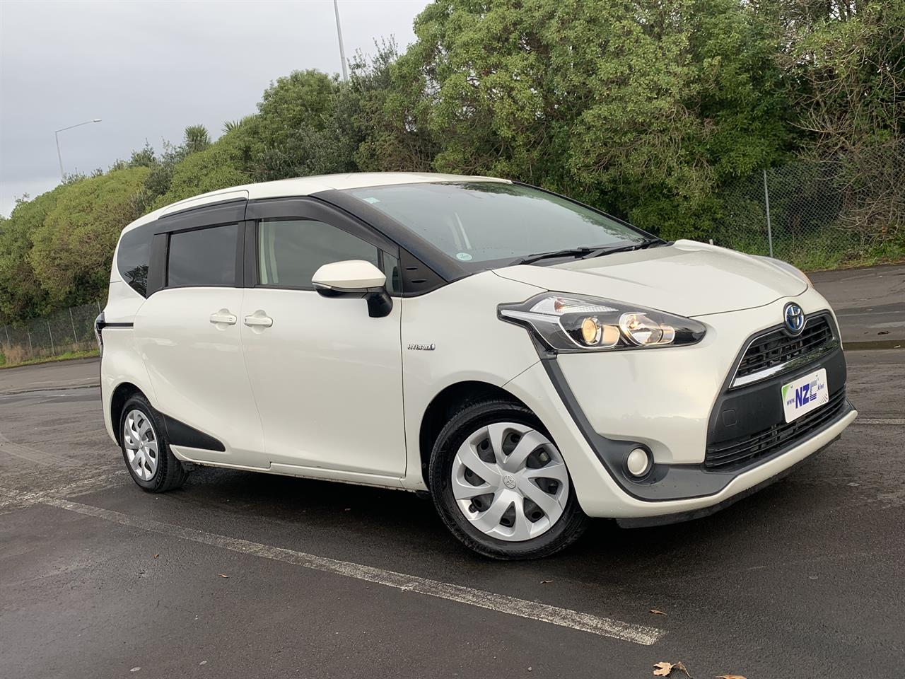 NZC 2017 Toyota Sienta just arrived to Auckland