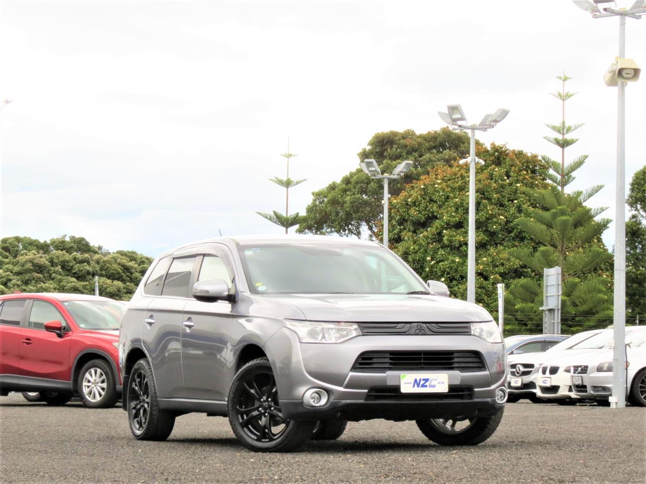NZC 2012 Mitsubishi Outlander just arrived to Auckland