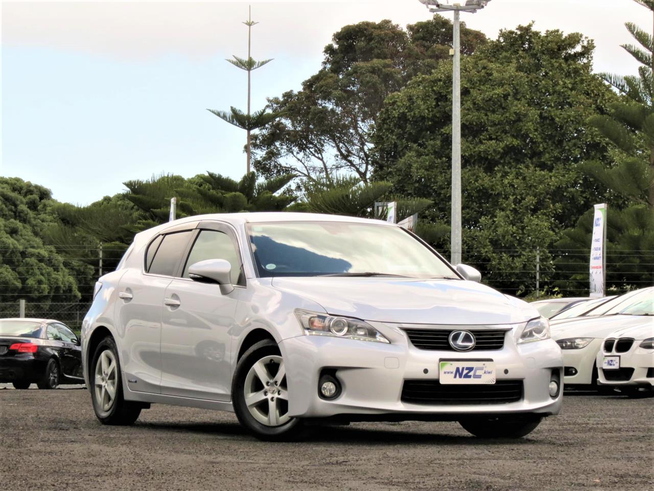 NZC 2011 Lexus CT 200h just arrived to Auckland