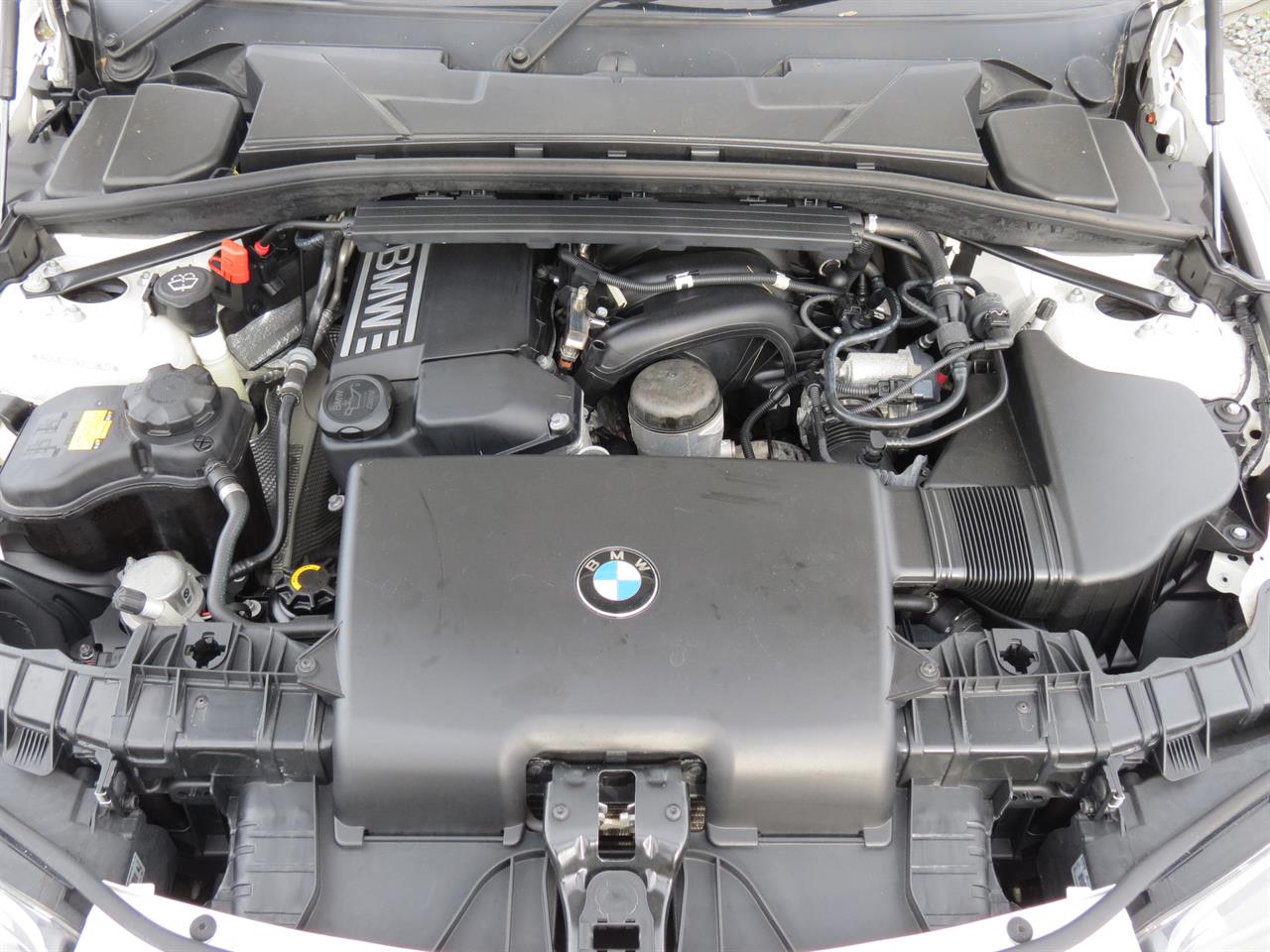 NZC Cars 2009 BMW 116i GRADE 4.5 + 76 KM'S + CHAIN DRIVEN ENGINE