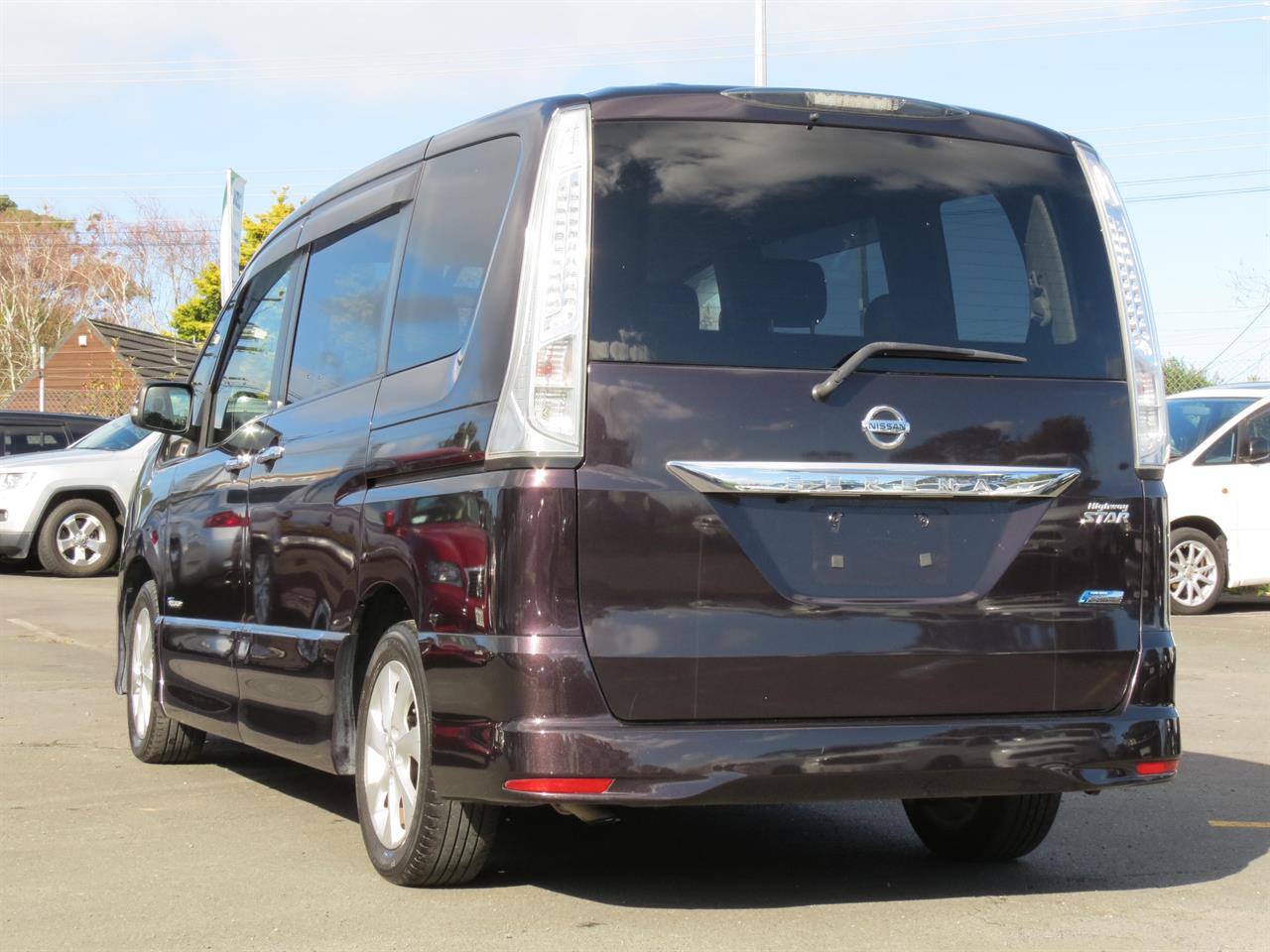 2013 Nissan Serena only $45 weekly