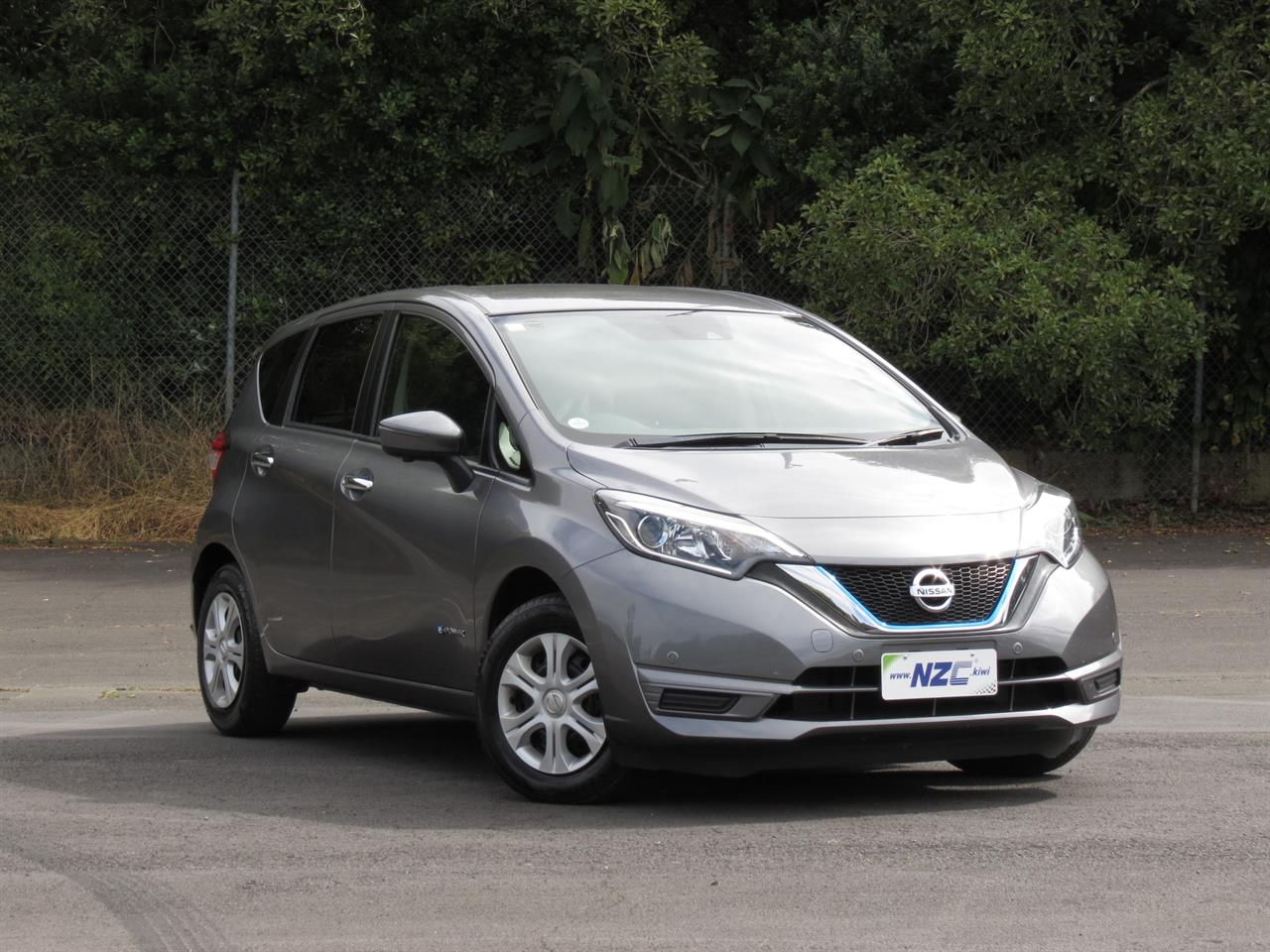 2018 Nissan NOTE E POWER + HYBRID + 360 CAMERA