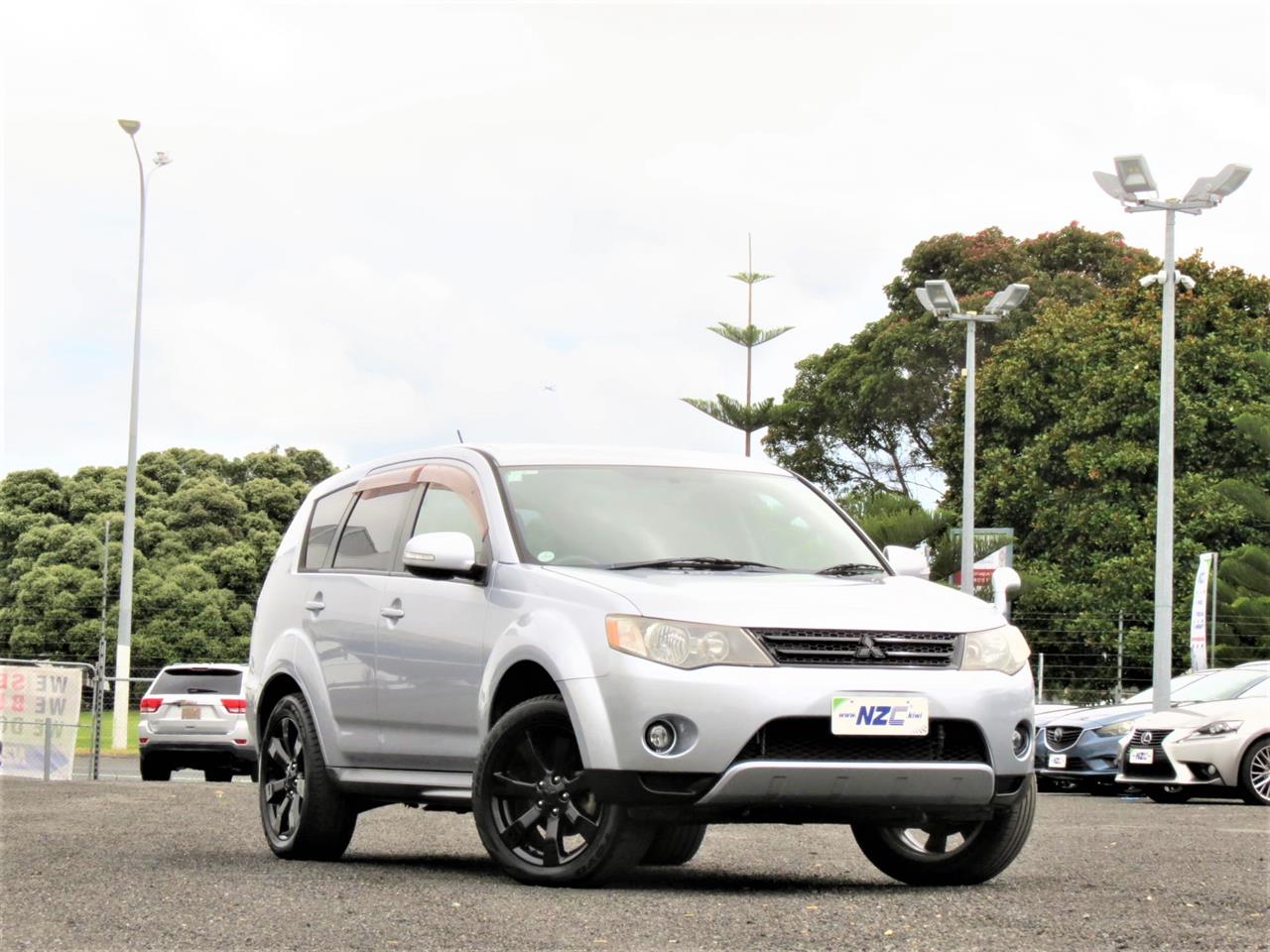NZC 2010 Mitsubishi Outlander just arrived to Auckland