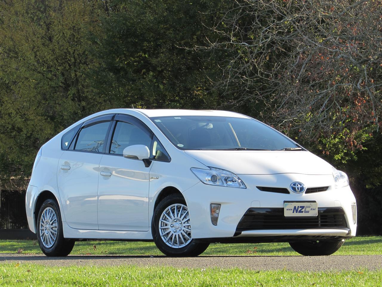 NZC best hot price for 2015 Toyota PRIUS in Christchurch