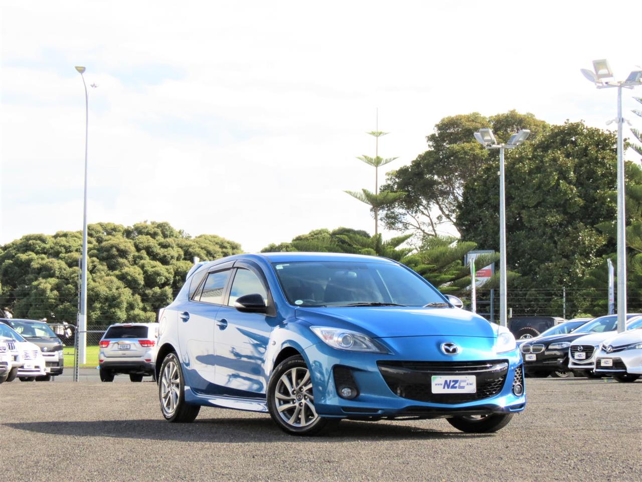 NZC 2013 Mazda Axela just arrived to Auckland