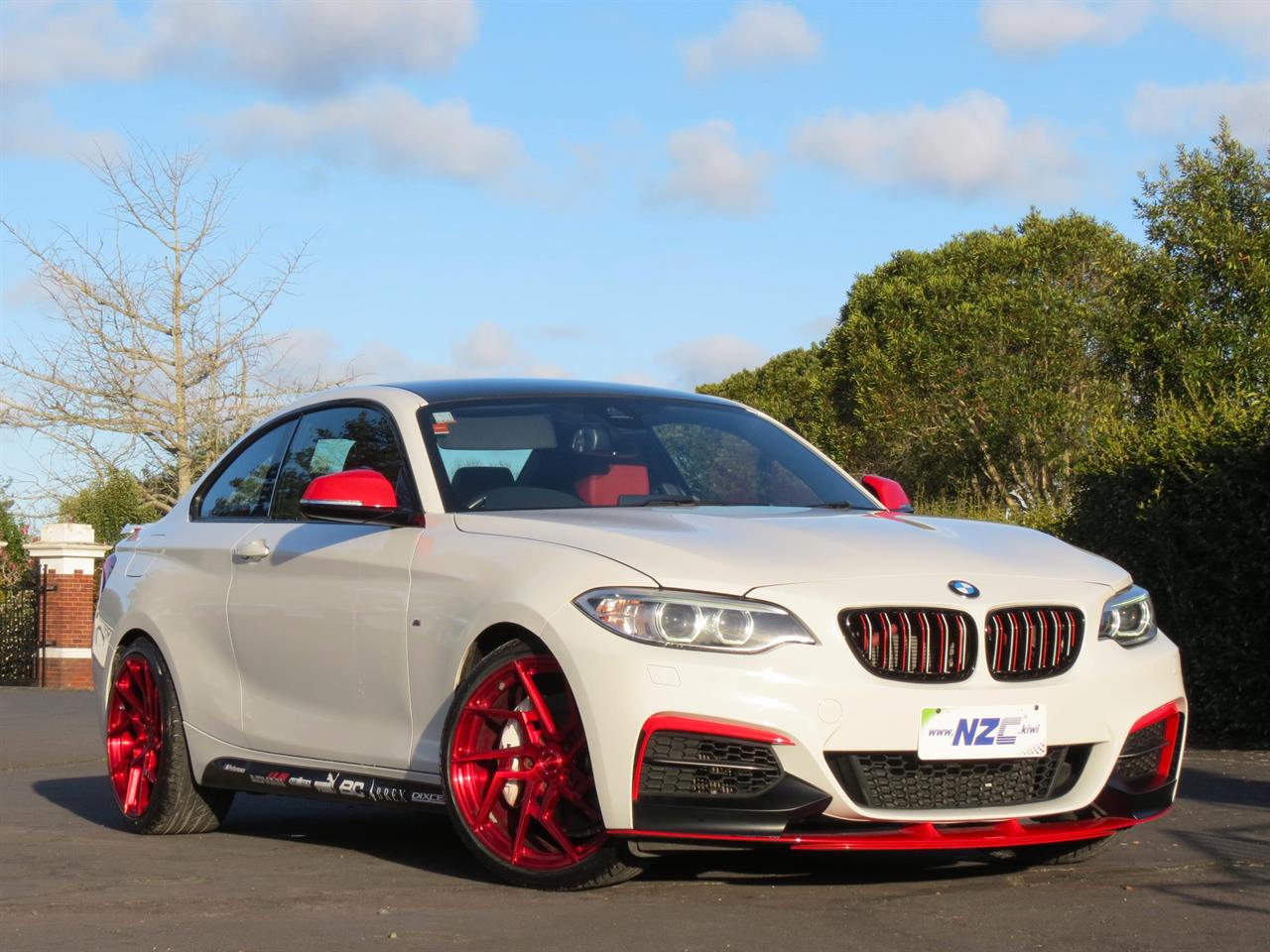 2015 BMW M235i M SPORT + LEATHER