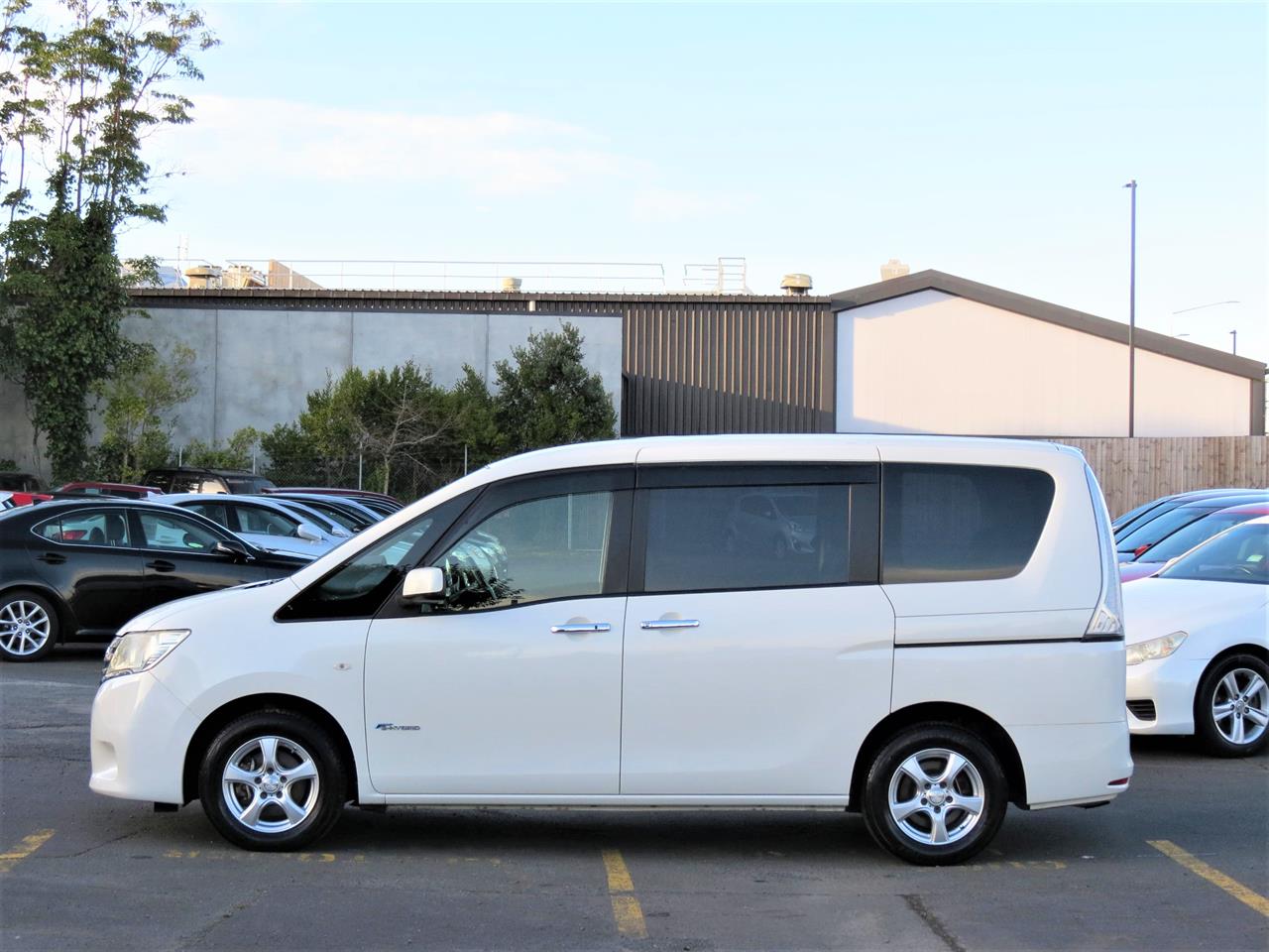 2013 Nissan Serena only $44 weekly