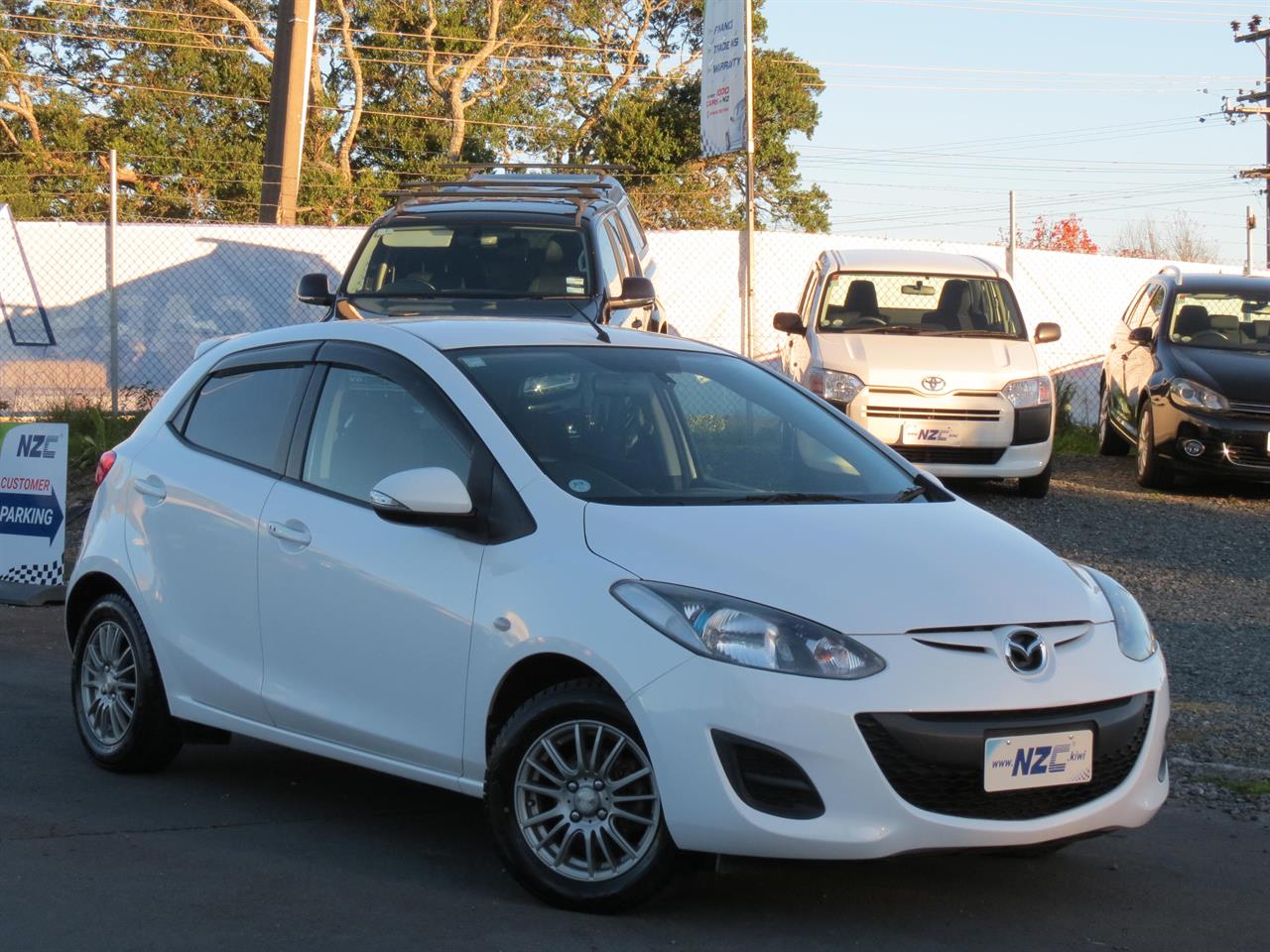 Mazda demio 2012