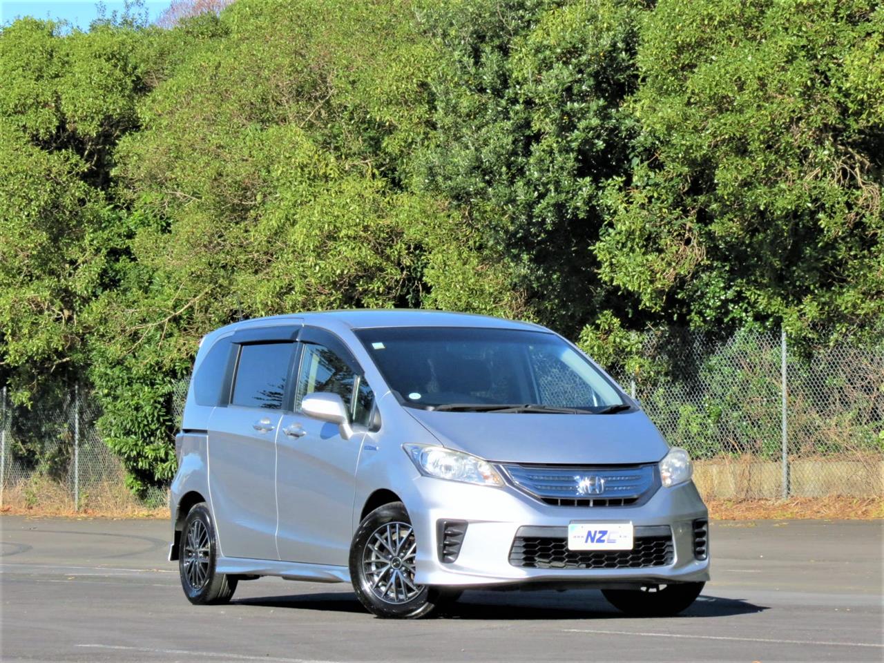 NZC 2012 Honda Freed just arrived to Auckland