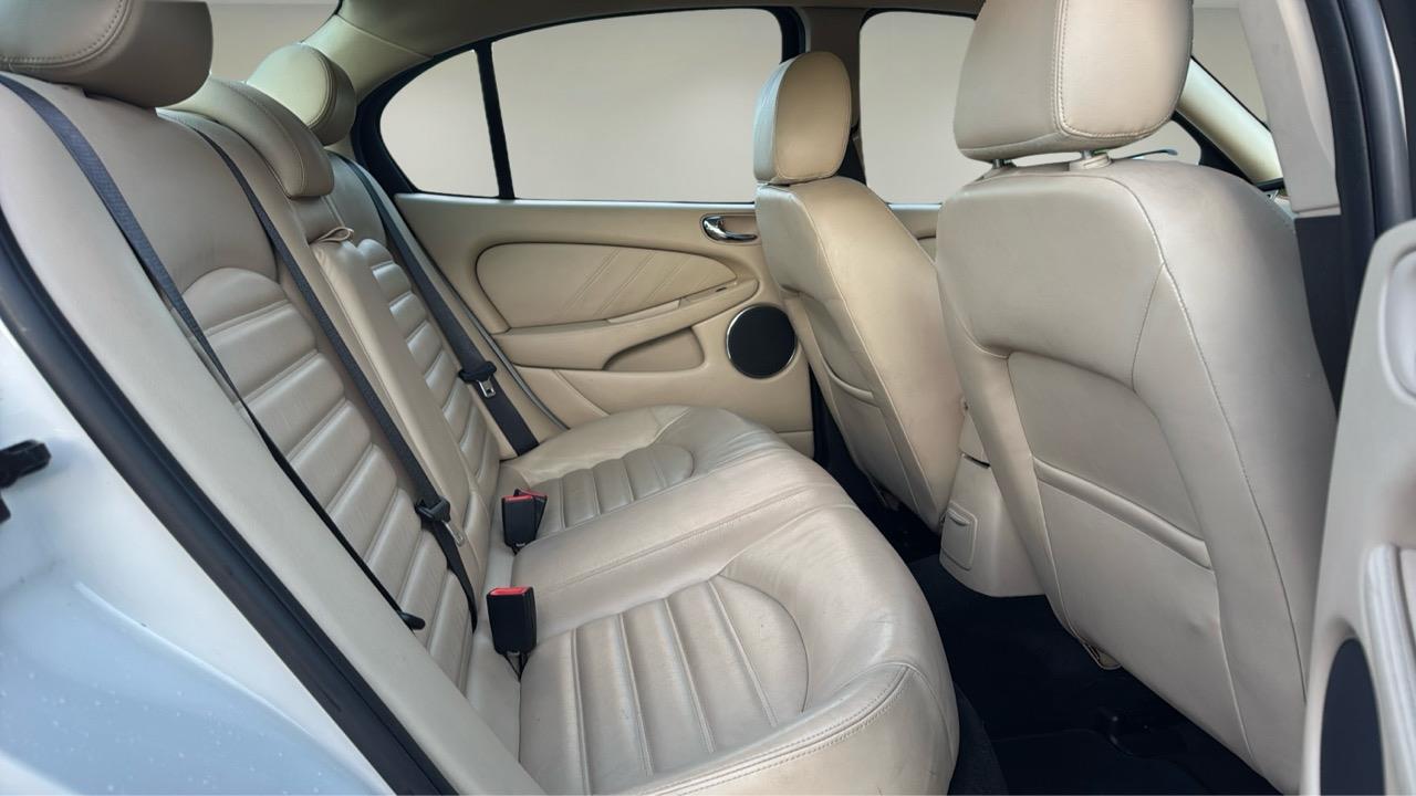 2009 Jaguar X-TYPE only $33 weekly