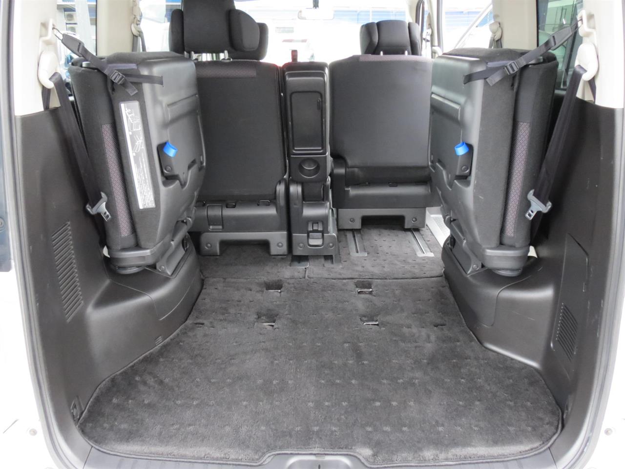 2013 Nissan Serena only $47 weekly