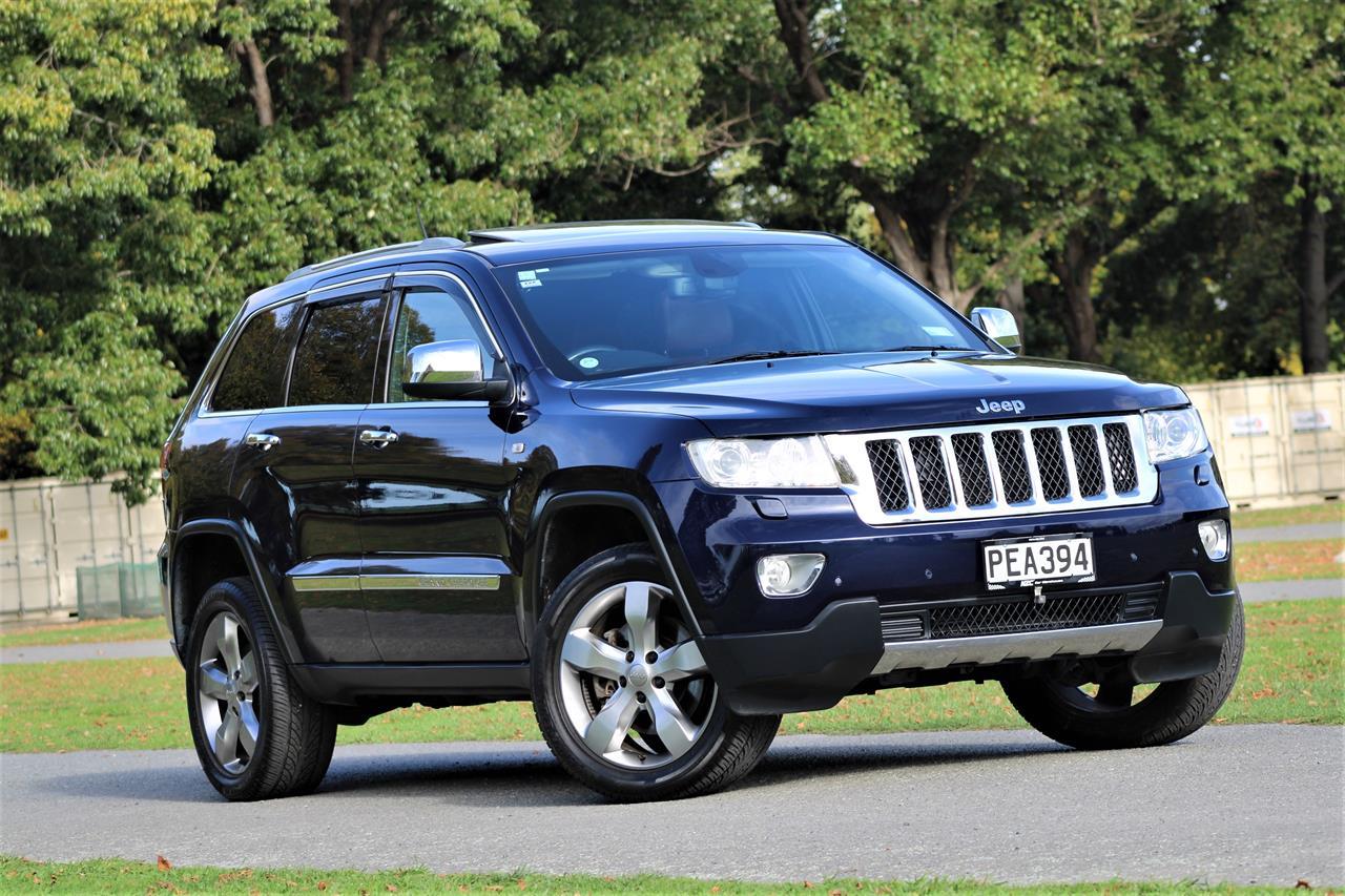 2011 Jeep Grand Cherokee 4WD + LEATHER + SUNROOF