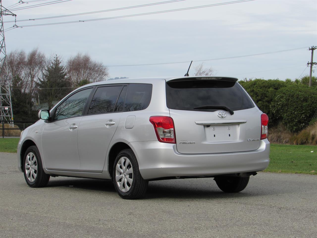 Toyota corolla fielder 2009